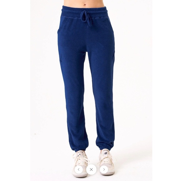 Goldie Tees LIFE OF LUXURY JOGGER - Picture 2 of 5